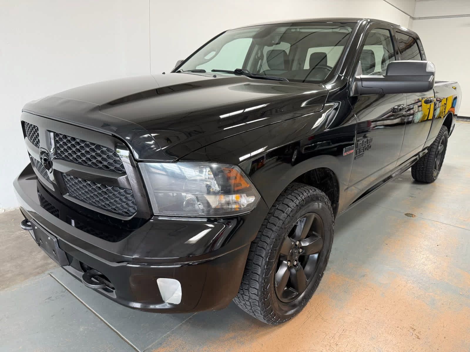 Used 2022 RAM 1500 Classic SLT w/ Electronics Convenience Group AWD/4WD image 1