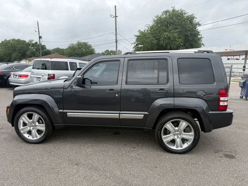 Used 2011 Jeep Liberty Sport image 8