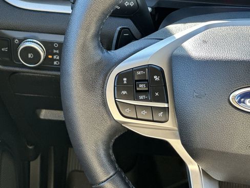 Used 2021 Ford Explorer XLT w/ Equipment Group 202A image 20