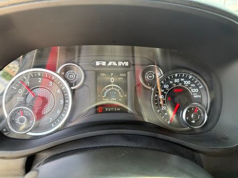 Used 2024 RAM 3500 Tradesman w/ Chrome Appearance Group AWD/4WD image 8