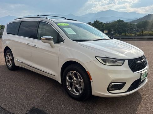 Used 2021 Chrysler Pacifica Limited w/ Premium & Safety Sphere Group AWD/4WD image 20