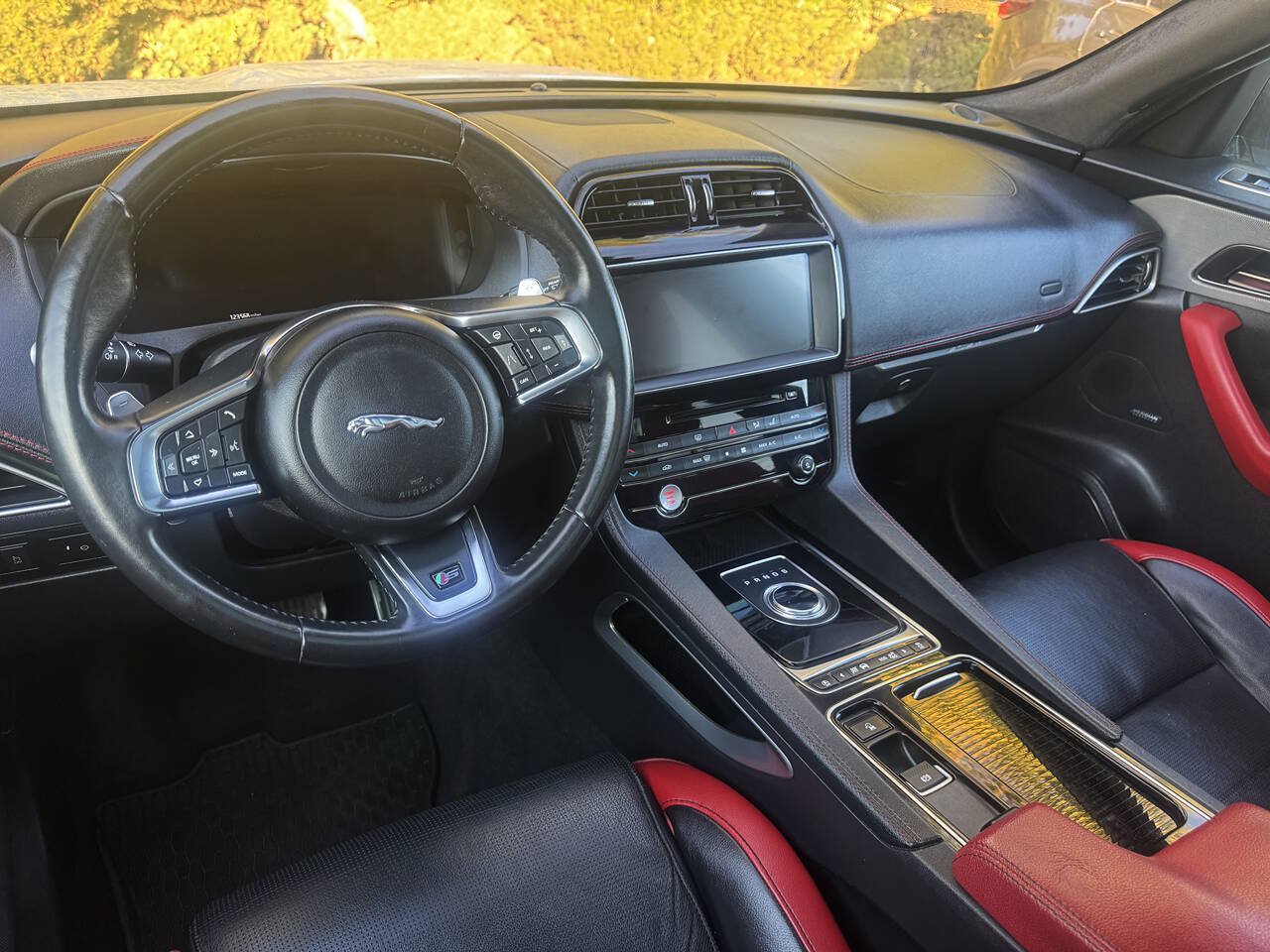 Used 2019 Jaguar F-PACE S AWD/4WD image 8