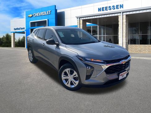 New 2026 Chevrolet Trax LS w/ Driver Confidence Package FWD image 1