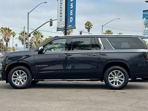 New 2025 Chevrolet Suburban Premier RWD image 7