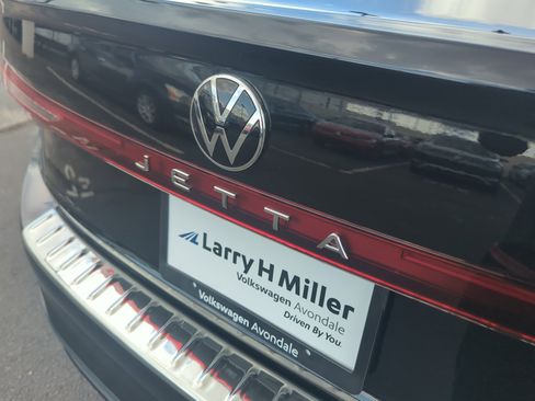 New 2025 Volkswagen Jetta SE image 22