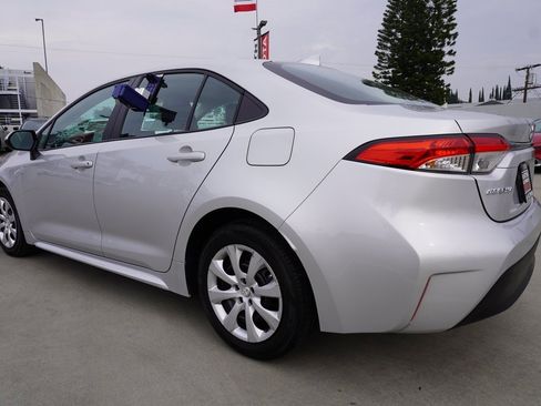 Certified 2025 Toyota Corolla LE image 5