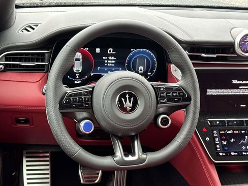 New 2026 Maserati Grecale Modena image 7