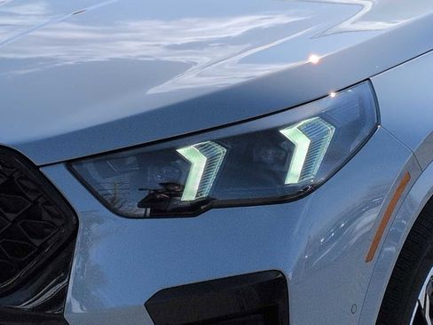 Used 2026 BMW X2 xDrive28i image 11