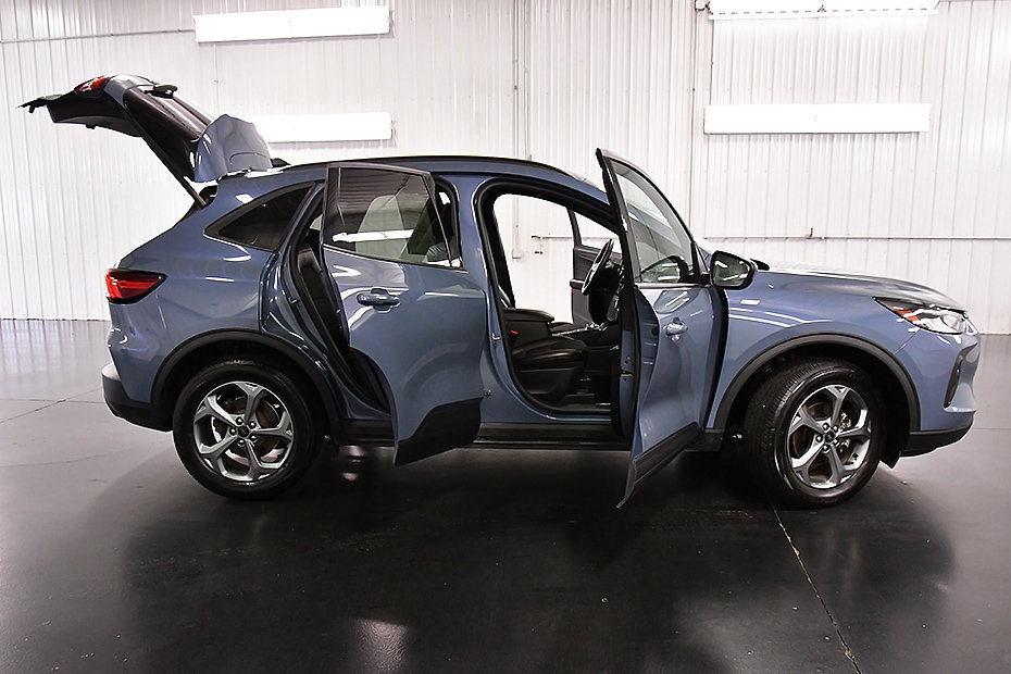 Used 2025 Ford Escape ST-Line Select AWD/4WD image 32