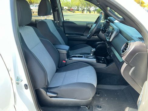 Certified 2023 Toyota Tacoma TRD Off-Road image 19