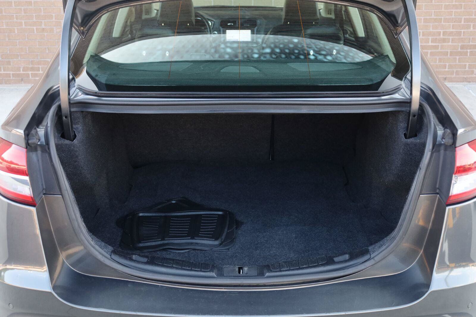 Used 2020 Ford Fusion Titanium FWD image 12