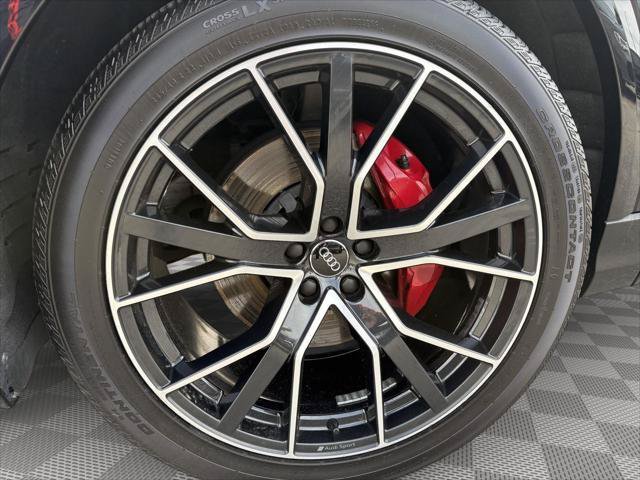 Used 2019 Audi Q8 Prestige w/ Year 1 Package AWD/4WD image 9