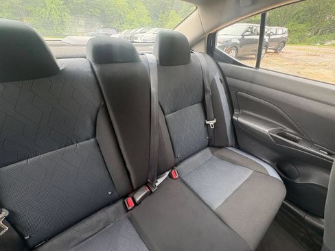 Used 2025 Nissan Versa SV FWD image 34