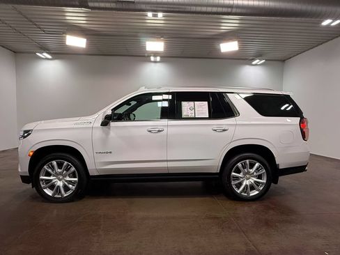 Used 2021 Chevrolet Tahoe High Country w/ Premium Package AWD/4WD image 6