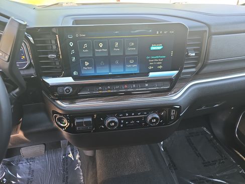 Used 2025 Chevrolet Silverado 1500 LT RWD image 17