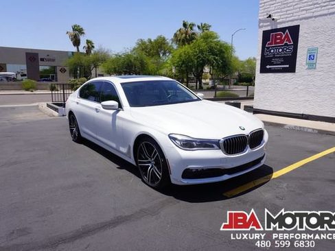 Used 2018 BMW 750i RWD image 89
