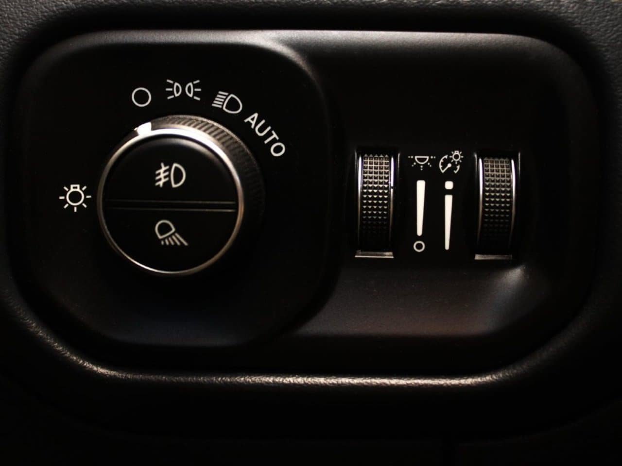 Used 2021 RAM 1500 Limited AWD/4WD image 33