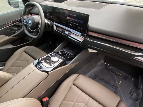 New 2025 BMW i5 eDrive40i w/ Premium Package image 12