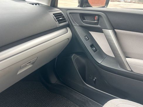 Used 2014 Subaru Forester 2.5i image 13