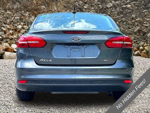 Used 2016 Ford Focus SE FWD image 4