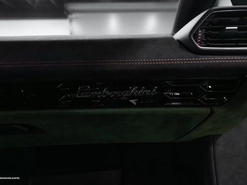Used 2024 Lamborghini Huracan Sterrato image 42