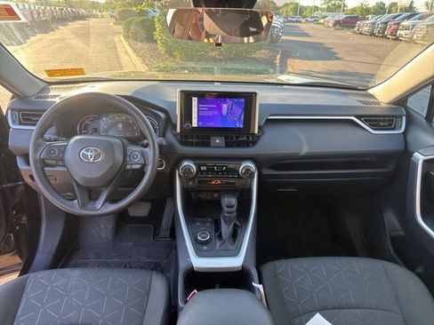 Used 2024 Toyota RAV4 AWD Hybrid image 26