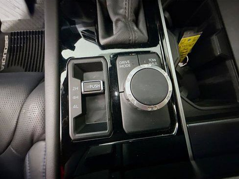 Used 2024 Toyota Sequoia Platinum image 34