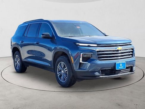 New 2026 Chevrolet Traverse LT w/ Driver Confidence Package image 3