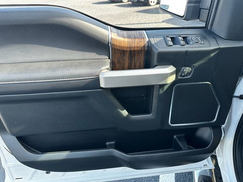 Used 2020 Ford F150 Lariat image 8