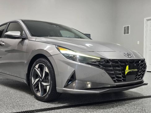 Used 2023 Hyundai Elantra Limited w/ Winter Weather Package FWD image 6