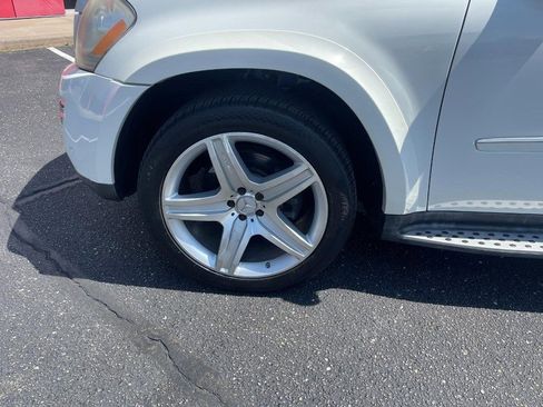 Used 2010 Mercedes-Benz GL 550 4MATIC image 6