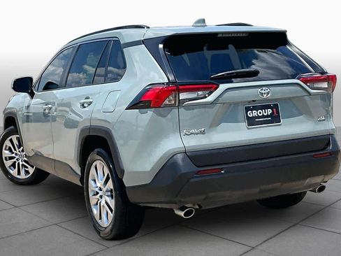 Used 2020 Toyota RAV4 XLE Premium FWD image 12