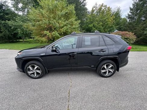 Used 2023 Toyota RAV4 SE w/ Weather & Moonroof Package AWD/4WD image 6