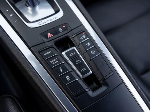 Used 2014 Porsche 911 Carrera 4S image 42