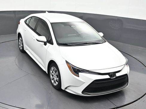 Used 2023 Toyota Corolla LE FWD image 26
