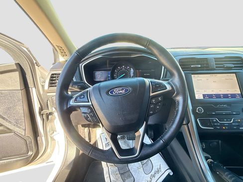 Used 2020 Ford Fusion SEL image 13