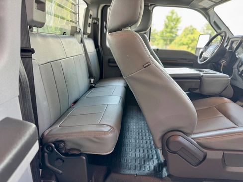 Used 2015 Ford F550 4x4 SuperCab Super Duty image 23