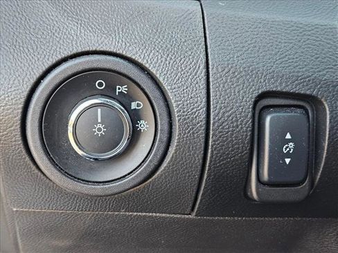 Used 2017 Ford Taurus Limited image 10