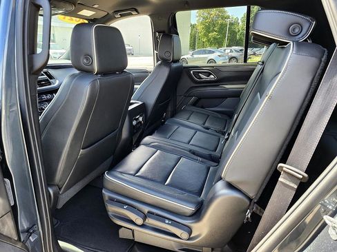 Used 2021 GMC Yukon SLT image 8