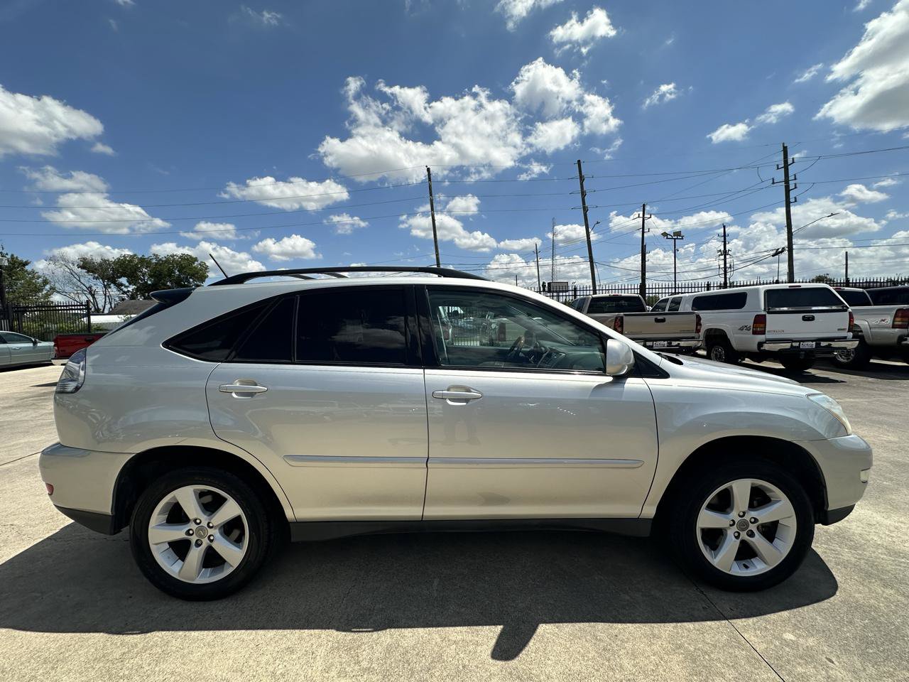 Used 2005 Lexus RX 330 w/ Premium Pkg FWD image 6