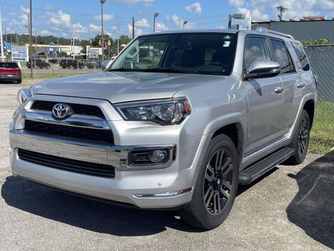 Used 2019 Toyota 4Runner Limited RWD image 3