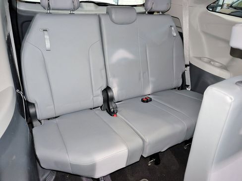 Used 2021 Toyota Sienna XLE w/ XLE Plus Package image 28