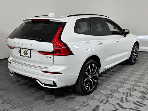 Used 2024 Volvo XC60 B5 Plus w/ Protection Package Premier AWD/4WD image 6