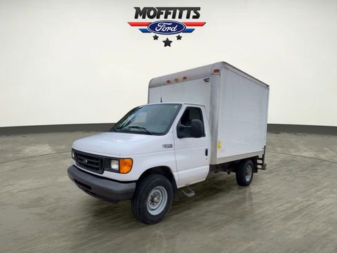 Used 2005 Ford E-350 and Econoline 350 Super Duty image 1