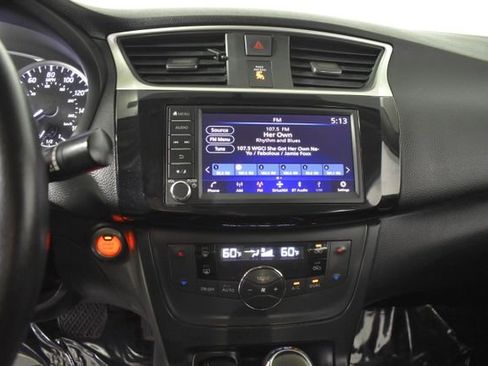 Used 2019 Nissan Sentra SV FWD image 18