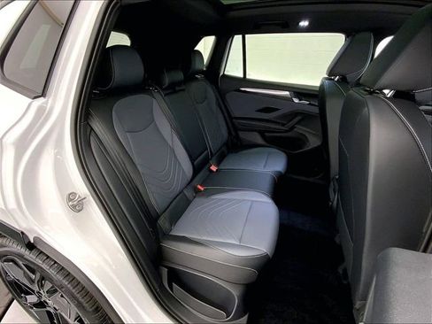 New 2026 Volkswagen Tiguan SE R-Line image 10