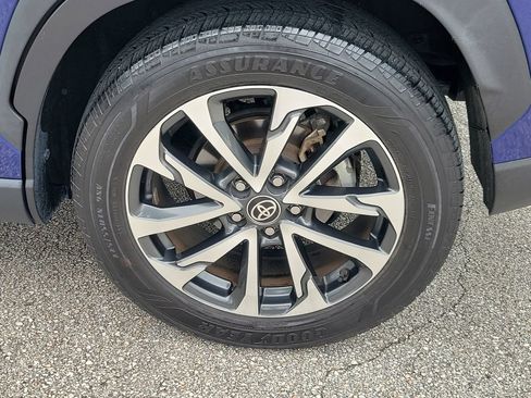 Used 2022 Toyota Corolla Cross XLE FWD image 5