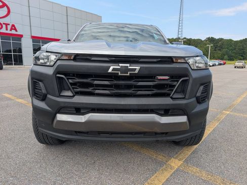 Used 2025 Chevrolet Colorado Trail Boss AWD/4WD image 9
