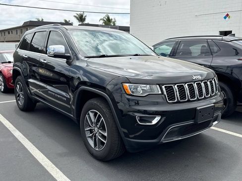 Used 2018 Jeep Grand Cherokee Limited AWD/4WD image 2