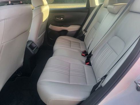 Used 2025 Honda HR-V EX-L image 10